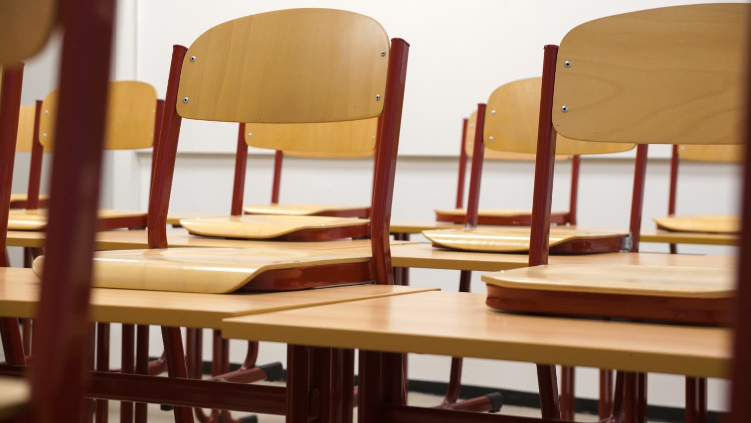 Which cities are examination centers for the NIFT exam?
