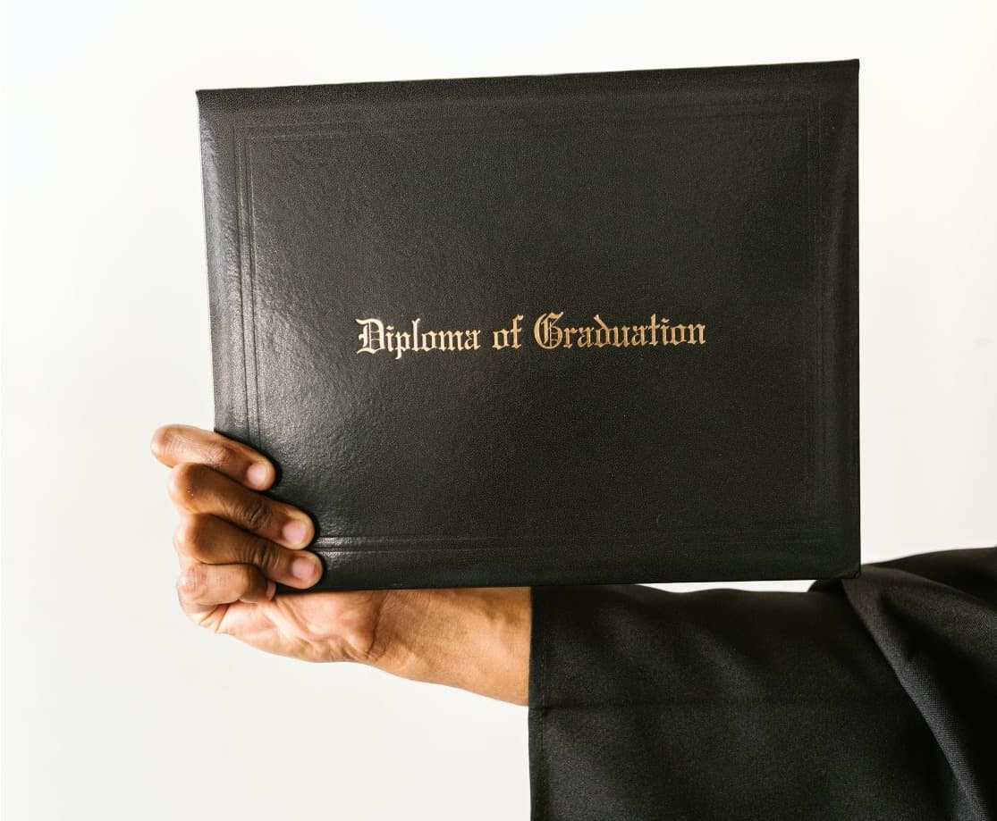 Which colleges offer diploma courses for design?