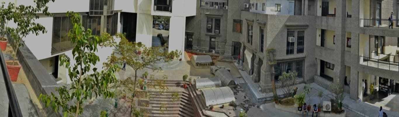 What is the NIFT admission process for the Bachelor's Program?